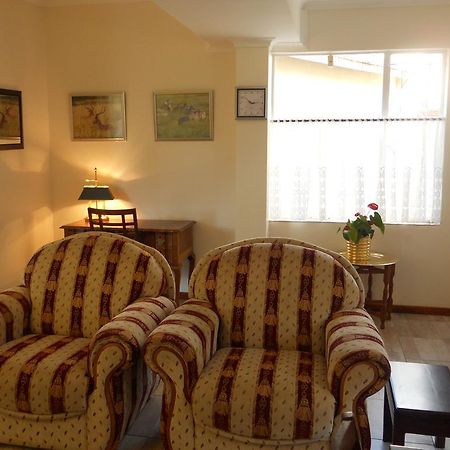 Magaliqua Guest House Noordheuwel Luaran gambar
