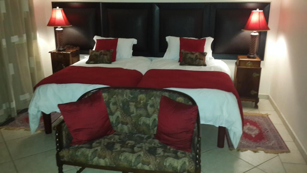 Magaliqua Guest House Noordheuwel Bilik gambar