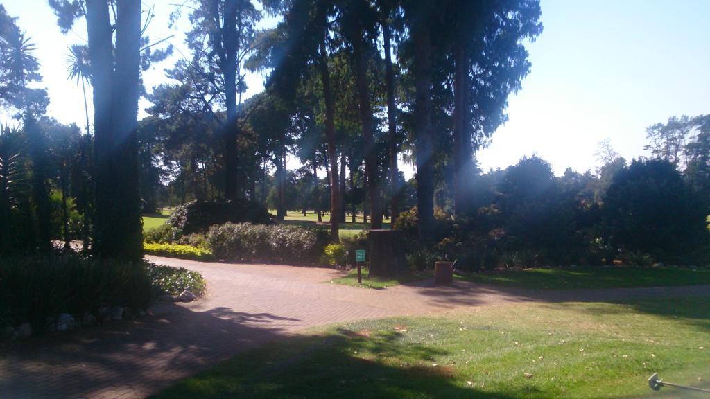 Magaliqua Guest House Noordheuwel Luaran gambar