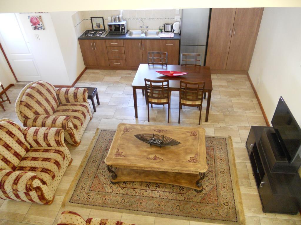 Magaliqua Guest House Noordheuwel Luaran gambar
