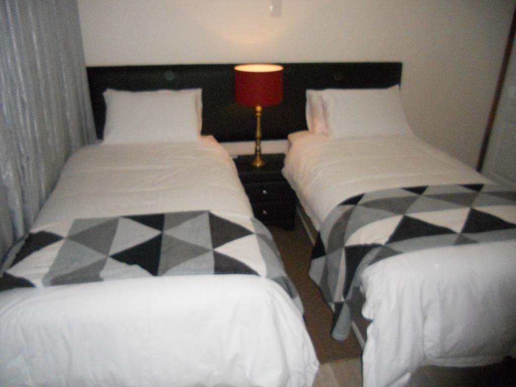 Magaliqua Guest House Noordheuwel Luaran gambar